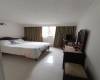 Hermoso apartamento de metros cuadros en el sector Eduardo Santos en una zona de alta valoración (Unidad de Vivienda Hans Drews Arango).  Cuenta con 4 habitaciones con closet, 2 baños, amplia zona social con balcón y excelente iluminación,cocina semi integral y zona de lavandería independiente. La unidad residencial es patrimonio cultural arquitectónico del distrito, cuenta con amplias zonas verdes, salón social, locales comerciales, jardín infantil, canchas de baloncesto y microfútbol y parqueadero comunal , Frente a estación de Transmilenio Hospital de la caracas.